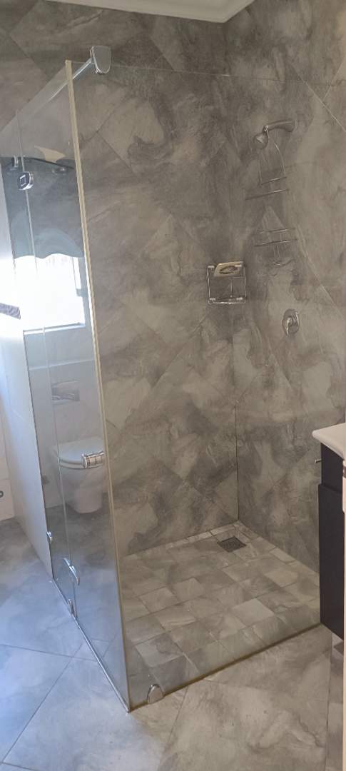 5 Bedroom Property for Sale in Table View Western Cape